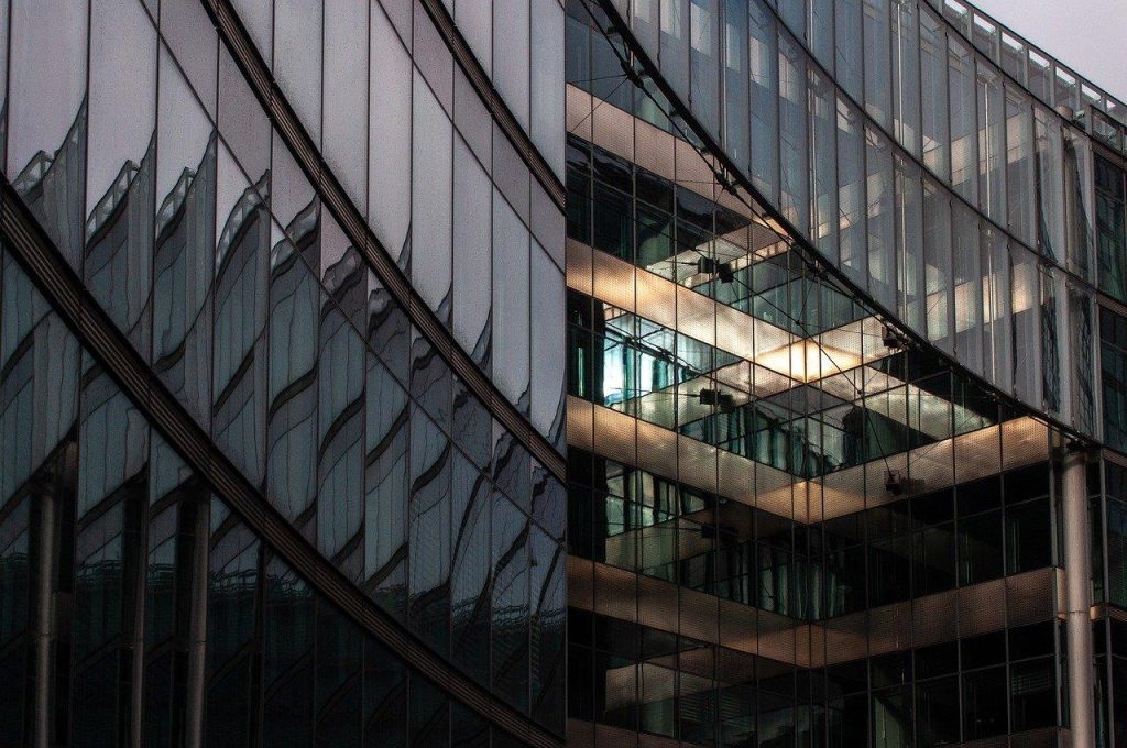 Glas in Geleen - traditionele glaskunst en moderne innovatie in het centrum voor glasblazen